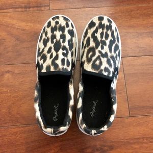 Gently Used Woman’s Canvas Leopard Shoes